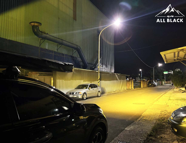 LED 可切換白、黃光單排排燈 <br/> 30