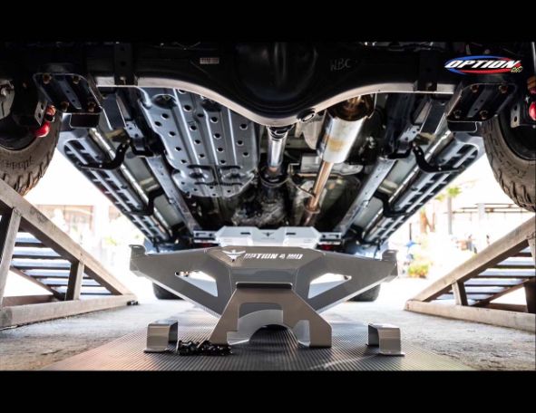 OPTION 後差速器護板 HILUX 鋼鐵3mm 5