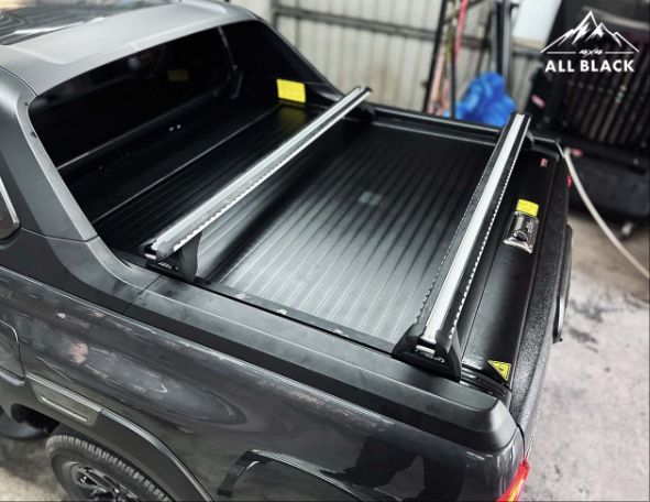 Hilux 捲簾用 YAKIMA 橫桿 1